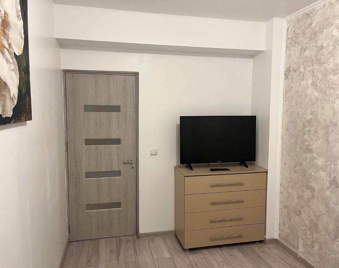 Modern & Elegant Apartament Craiova Bagian luar foto
